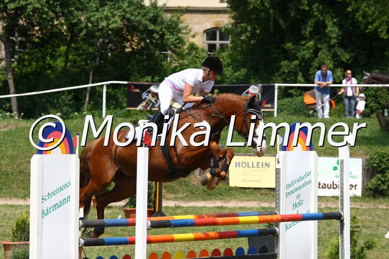 105M3720_Lady in Red_Spring_L.JPG